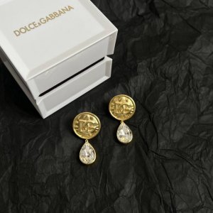 Dolce&Gabbana 杜嘉班纳 Dg耳环，优雅大方 精工设计 时尚百搭 美女必备。