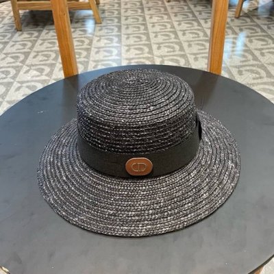 dior迪奥 春夏新麦杆草帽简约大方，百搭单品～出街首选，新款帽型超美腻，新品上架
