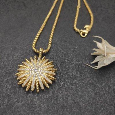David Yurman 黄金色太阳花纽线满钻项链。链条粗3Mm，长度50+5Cm延迟链 编号Dyxl-83