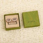 我们出品 Zp9360，量大咨询客Fu Gucc！双Gab钻耳夹 一致正品黄铜材质，施华洛世奇钻，质感超级无敌美的耳夹，这款耳夹需要拿着Zp去订做那个夹子，必须