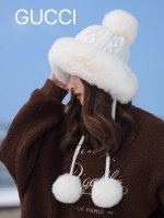 Gucci古奇 冬季雷锋帽女韩版潮百搭可爱毛球针织毛线帽加绒保暖时尚护耳帽子。。