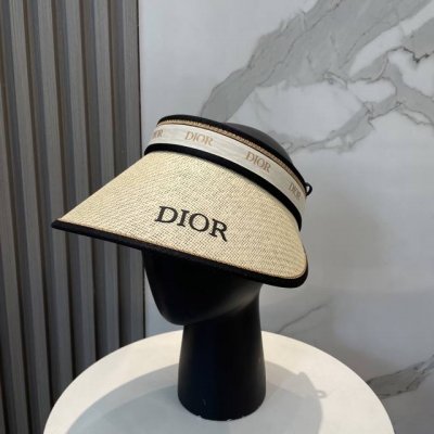 配防尘袋 迪奥Dior2025新款 空顶帽 夏天必备单品 因为真的太好搭 夏天搭配清凉夏日风情真的超级文艺范 随便一身小白裙就可以吸引大片目光
