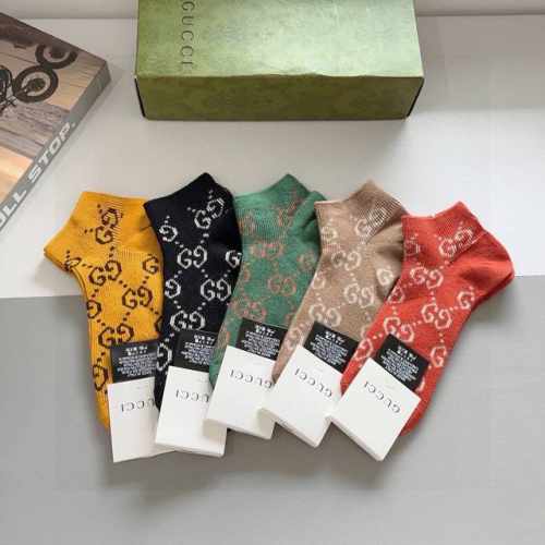配包装 一盒5双 gucci 古奇 经典款双针双路男女同款袜子 潮人必备经典双G袜 个性时尚百搭款 你值得拥有哦