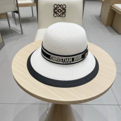 dior迪奥Dior迪奥官方款草帽，高密度制作，一顶超级有品位的草帽了~出街首选！帽型超美腻颜色妥妥，轻便携带！小仙女人手必备 头围57Cm