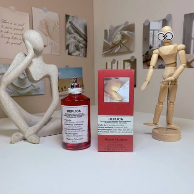高品质/120 马丁马吉拉限量红瓶慵懒周末淡香水100Ml 法国Maisonmargiel/马丁马吉拉 Lazy Sunday Morning慵懒周末100Ml