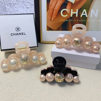 chanel小香 Chanel抓夹 珍珠Logo抓夹 气质百搭 日常精致小单品 小仙女必入单品 宝藏款 闭眼入推荐款 单个