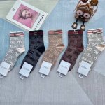 配包装 一盒五双 Gucci 古奇G家2024春夏新品背面女款袜子全称Logo，简单大气，实物超漂亮，超火爆小单品，大牌出街，潮人必备超好搭