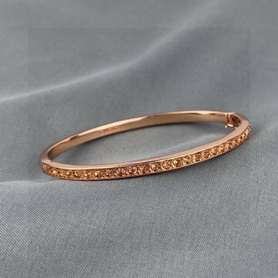 givenchy纪梵希手环 高端品质专柜同材质 独家实拍 做工精致细腻重工版本 超级仙女唯美的一款