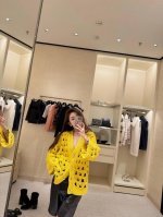 我们出品 Zp5850，量大咨询客Fu 香 圆形亮片亚克力耳钉 25早春新款绝美系列！现Huo老规矩先买先得！明星网红同款太高级了晶莹剔透，时尚感十足！本季度最