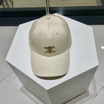 赛琳Celine官网代购版本。明星同款最新棒球帽，时尚潮流，高端做工！每一个帽子都是用心之作！非一般的品质，男女均可