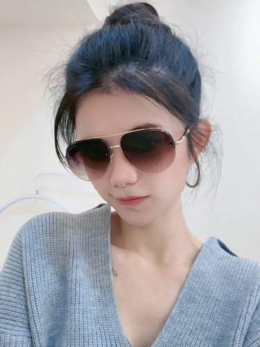 Burberry 巴宝莉 男士太阳眼镜 正版蛤蟆 太阳镜 高品质 不挑脸 火的狠 新款无死角型号：B2122