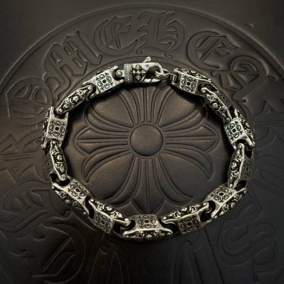 新款 专柜品质 Chrome Hearts克罗心经典复古多元素手链，凹凸造型不同的花纹设计风格呈现出与众不同 十字架童军花是克罗心的标志 所以更经久不衰 正品打