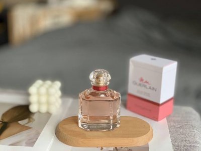 专柜品质 法国娇兰Guerlain Mon Guerlain玫瑰绽放 这一款香水是娇兰全新一款经典款香水，目前只有 在国内的机场免税店售卖这一款香水 先说一下香