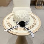 Chanel香奈儿 2025新款沙滩帽草编山茶花编织盆帽草帽，度假休闲必备，优雅大方的一款