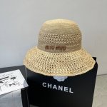 miumiu缪缪新款拉菲草帽 纯手工钩织 产量极少 重工打造 专柜同款 头围57Cm