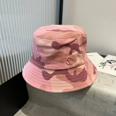 P Lv路易威登迷彩渔夫帽，超火爆，头围57Cm