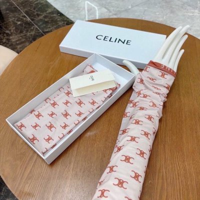 celine赛琳 充满调性魅力，气质涵养的绝美款！！！ 喜欢Celine实属于实穿当中的高级款！搭配一切，拔高一切的气质！！！Celine这款真的超级无敌好看啊