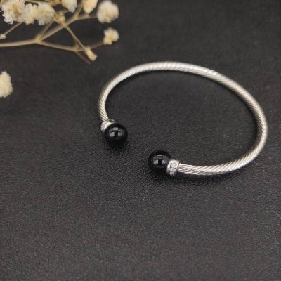 david Yurman 3Mm银色黑玛瑙手镯。建议适合佩戴的手围15-19Cm 编号Dysz-172
