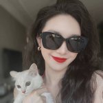香奈儿 2025开春新款太阳镜 各路网红纷纷带起气场满分 俏皮甜美.上脸效果更佳.金属质感超好 型号：Ch3513