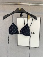 Chanel新款比基尼适合多种场景的游泳衣 海边 游泳池 温泉 水上乐园 漂流都可以内搭外穿也完全可以 面料 透气舒适 速干弹性的游泳衣更加帖肤易清洗 码数 S
