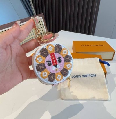 村上隆联名熊猫人 Lv蓝牙耳机包搭配钥匙扣，通用型耳机包，既可以放心爱耳的机还可以美美挂包在包上、钥匙扣、一举俩得 适用苹果Airpods1-2代，Pro 华为
