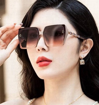 Dior 2025开春新款原版出货 网红超爆款经典奢华全球风 [亲亲] 时尚方框太阳镜 气质非凡 经典连体大框款式太阳眼镜[篮球] 顶级品质 奢华Logo 正版