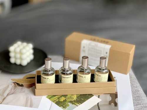 高端品质 实验室中样四件套 最热门香水30Mlx4、带喷头 Le Labo Discovery套装13-29-33-31 每支都高级好闻爆炸 关于味道测评： A