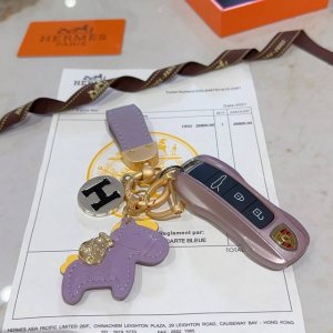 新款Hermes爱马仕钥匙扣钥匙扣加厚版 铂金版。高级精工版 众多网红同款 爱马仕挂饰钥匙扣太考验师傅的手艺了 要确保每个细节都到位不简单 高端定制 男女同款