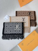 特批： 驴家爆款经典四叶草双面提花爆款围巾！！！ 尺寸：35Cm*200 含须 100%羊羔绒