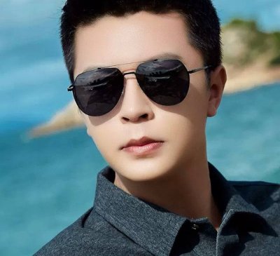 Lv 男款炫彩飞行员偏光太阳镜 材质 高清尼龙加厚卡槽高清偏光镜片 无边框镜架颜型号 L58901