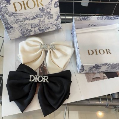 配包装盒 dior 迪奥 D家新款弹簧顶夹 超级好看 名媛范儿十足 时尚潮品 小仙女必备