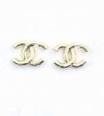 Chanel 最新款双C竖款耳钉 一致Zp黄铜材质