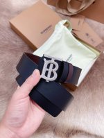 burberry博柏利男士腰带 贸易公司订单出口意大利 正品尺寸3.5Cm 代工厂P原厂皮料订制 黄铜五金真空电镀打造臻品的原有品味！ 顶级