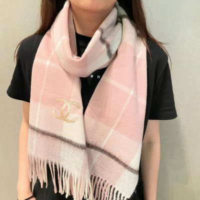 新款 搭配利器 香奈儿系列货 专供Vi 产品 顶级苏格兰进口羊毛 纹路织法使围巾赋有弹性且柔软亲肤 无比的高贵优雅 知性的款式 简洁大气的设计 绝对的不是花里胡