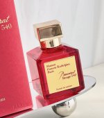 专柜品质 弗朗西斯 库尔吉安 Maison Francis Kurkdiian Mfki一场贵族式的欢愉 当你拥有一件绝妙的水晶物件时 它会召唤全世界的光来讨好