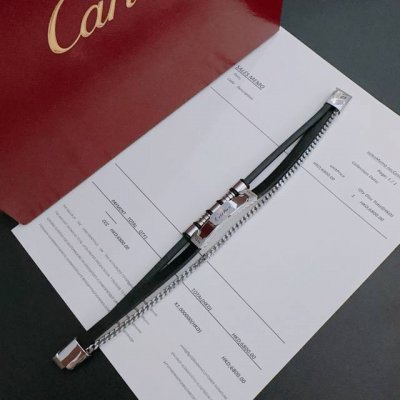 高品质卡地亚牛皮手绳手链原单货专柜新款开模复古潮流时尚必备 男女均可佩戴 情侣款同款 摇滚朋克泰银风格 复古元素 潮流百搭 官网同款牛皮最新款链条档次更高明星经