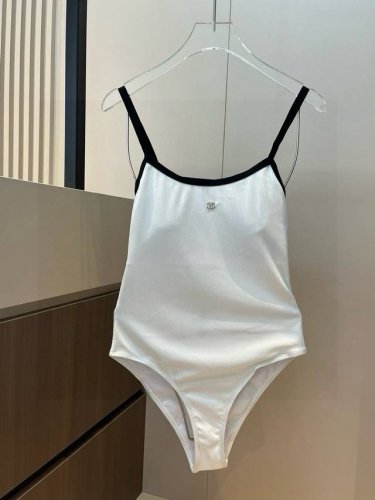 chanel香奈儿新款连体泳衣 适合多种场景的游泳衣♀海边 游泳池 温泉 水上乐园 漂流都可以内搭也完全可以 连体设计遮肉显高挑 腹部有点肉肉也不影响咱美美的