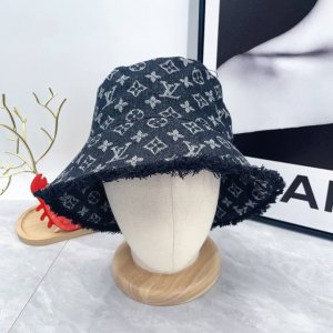 年春夏新品 Lv 路易威登 Louis Vuitton 渔夫帽 清爽无比的牛仔渔夫帽 春夏搭配必备 简单穿上T加牛仔裤 就敲好看 简单时髦 百搭时尚随意切换