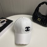 chanel香奈儿 新款简约刺绣Logo棒球帽，新款出货，大牌款超好搭配，赶紧入手！