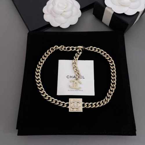 我们出品 香金属方块Choker Z 6200！绝美方块项链！配包装！绝美的小方块，小小的体积大大的能量！粗链条的设计，非常的混搭风！可盐可甜太绝啦方块吊坠三层