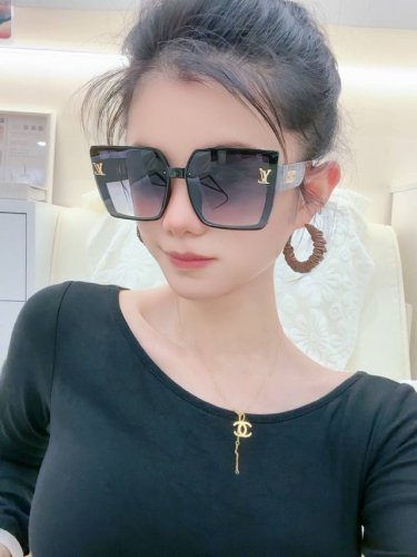 Lv 2025新款女士方框太阳眼镜 开车墨镜 新款太阳镜 时尚大方 舒适轻盈 精致奢华 超轻 型号：L3619