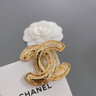 高品质 细节如图 香菱格金双C胸针 最爱的Vintage遇到绝对不能错过五金配件细节做工完美得无懈可击，实物更精美C Vintage系列正如 Coco女士所说的