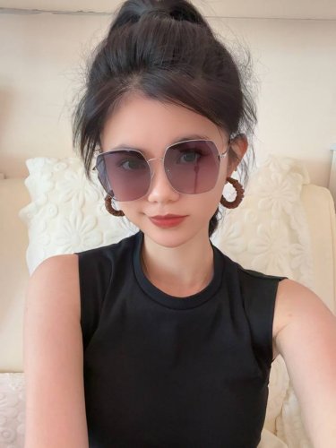 Chanel 香奈儿 新款尼龙偏光太眼镜，无框钻石 切边更有质感，大气女人范儿，大脸小脸都好看 ！