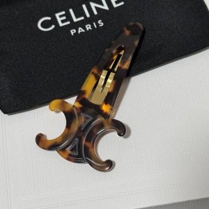 高品质 细节如图 0800110 一个价 Celne 玳瑁发夹 断货王最美最爆发夹！终于做出来了，只要是亚克力的东西都特别特别的难订难做，且成本巨高！来，宝们苦