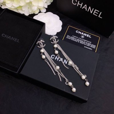Zp打版 小香 Chanel 双C耳钉耳坠 优雅大方精工设计 雕刻 非常修饰脸型 青春活力 一眼就被这款吸引了 非常漂亮的颜色搭配 时尚又俏皮