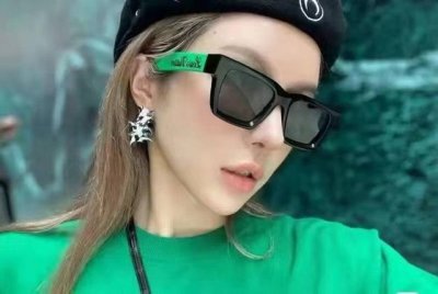 Lv路易威登 2025新款 方形太阳眼镜女款男款遮阳墨镜黑绿拼色时尚防紫外线黑