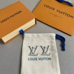 原单货 Lv 耳环Louis Vuitton 路易威登 专柜一致材质 火爆款出货 设计独特 复古前卫