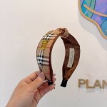 配包装 巴宝莉Burberry 新款宽版发箍细节全部实拍！非常耐看又百搭、适合各种场合搭配！