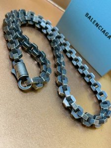 原单货新品 巴黎世家项链 Balenciaga 新款项链专柜一致 细节做工精细 每个细节流程到位 设计工艺精细 火爆款出货 设计独特 复古风格 巴黎世家项链 任