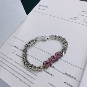 Dior新款高品质迪奥手链原单货专柜新款开模复古潮流时尚必备 男女均可佩戴 情侣款同款 摇滚朋克泰银风格 复古元素 潮流百搭 官网同款项链最新款链条档次更高明星